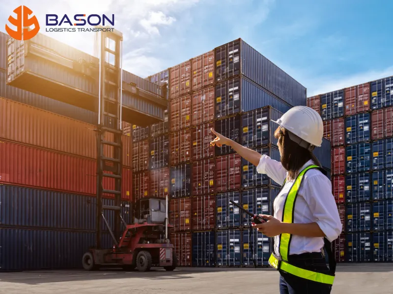 nhap-uy-thac-nguyen-lieu-nhua